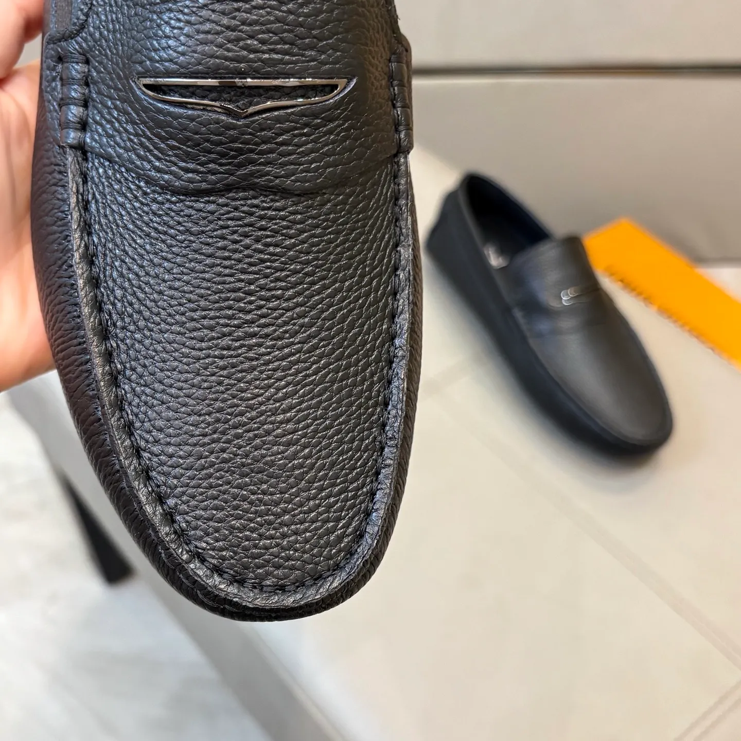 Factory price: 460💰LV men's beanie shoes 2025 official website synchronized <market top version> imported first-layer cowhide ➕ black cowhide original packaging. Size 38-45